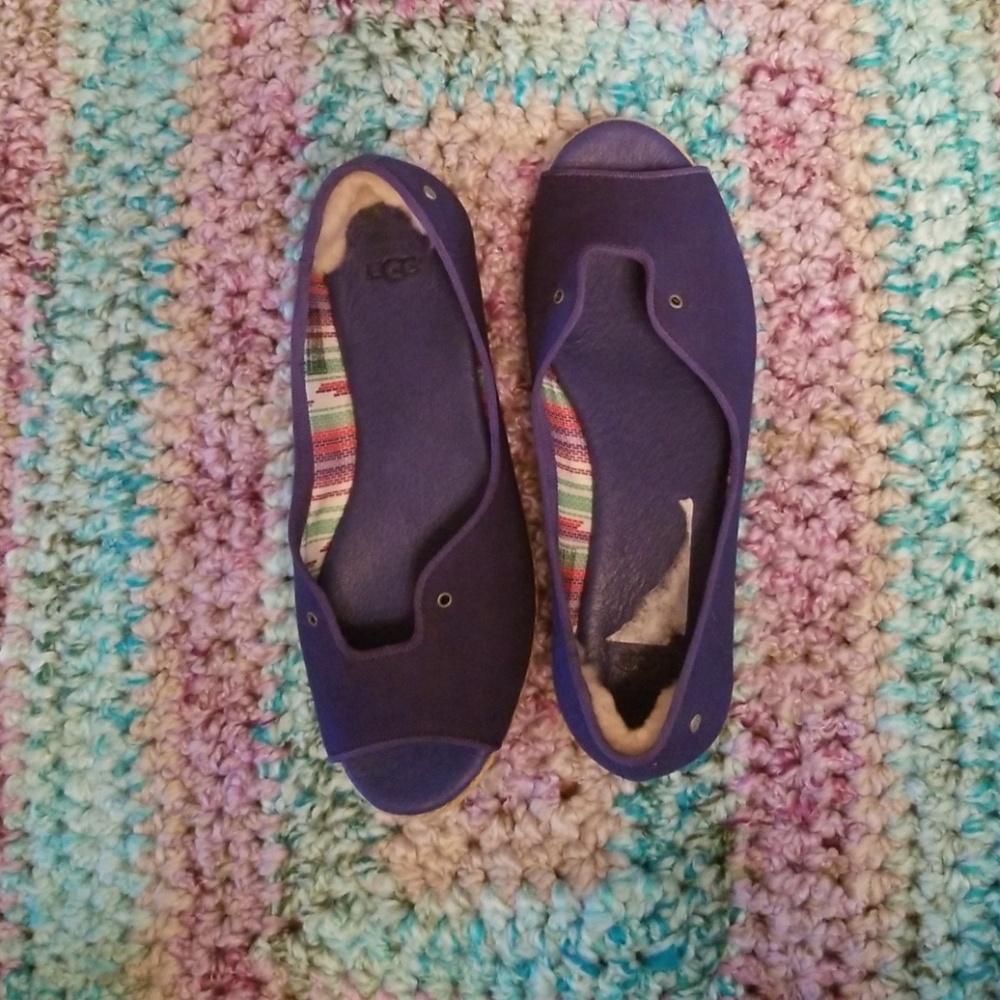 UGG slip on ready for anything shoes 7.5